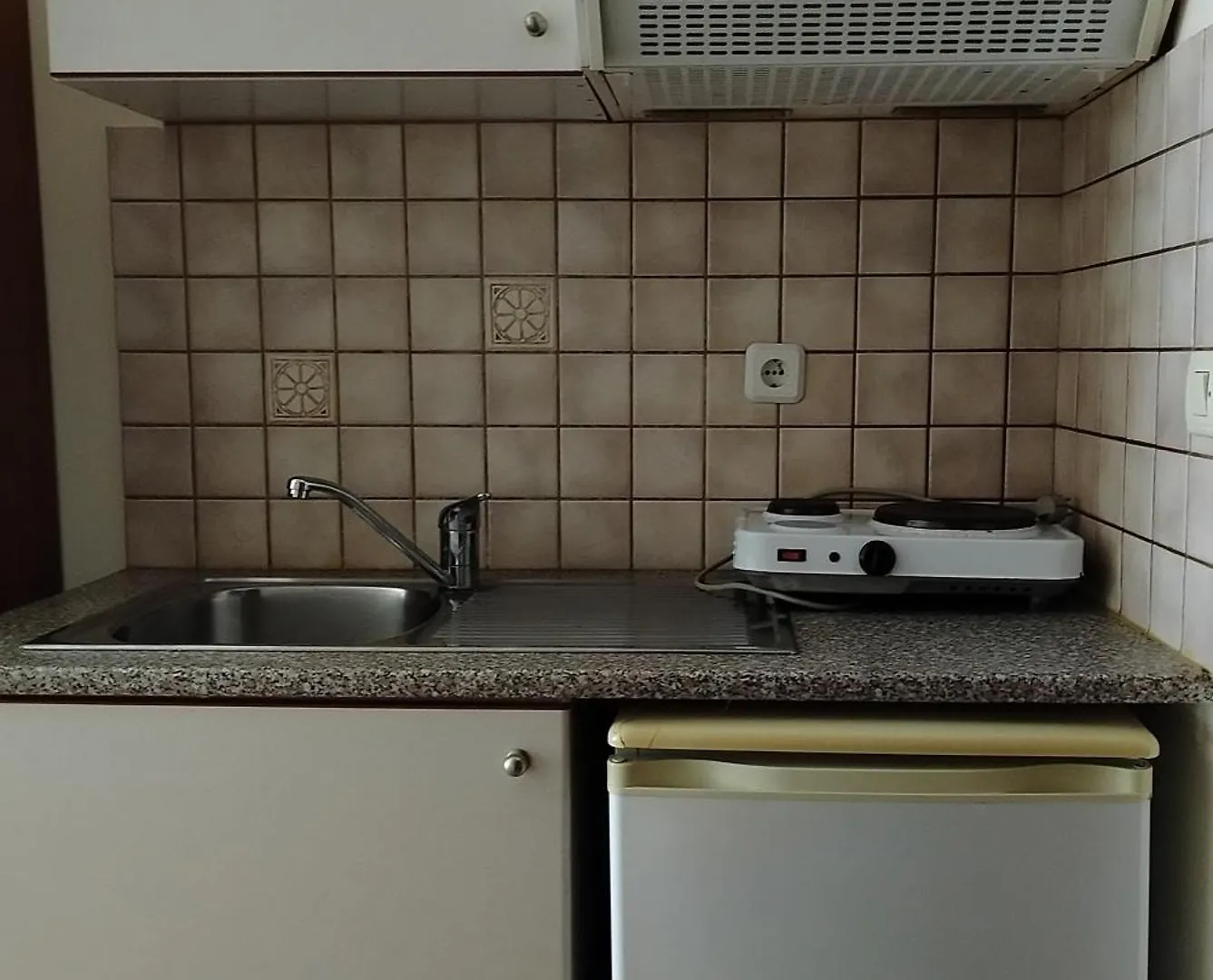 Irini'S Aparthotel Νέα Μουδανιά 0*,  Ελλάδα